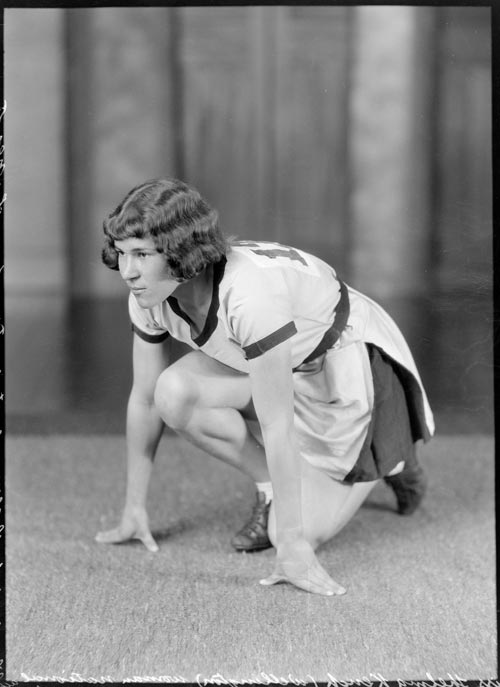 Thelma Kench, 1932