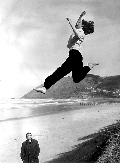 Yvette Williams training for long jump
