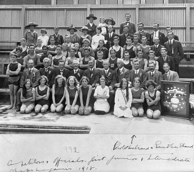 Young swimmers, Whanganui, 1918