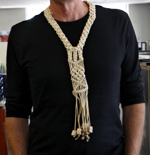 Loops and knots: macramé necktie