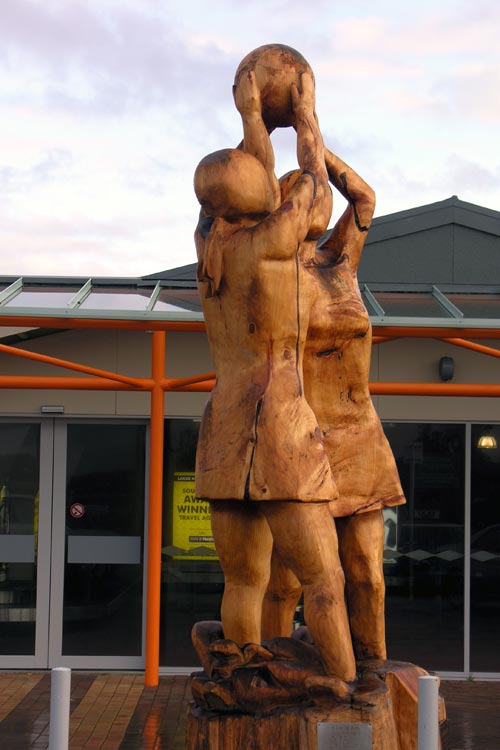 Southern Sting sculpture