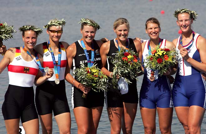 Georgina and Caroline Evers-Swindell with gold medals, 2004