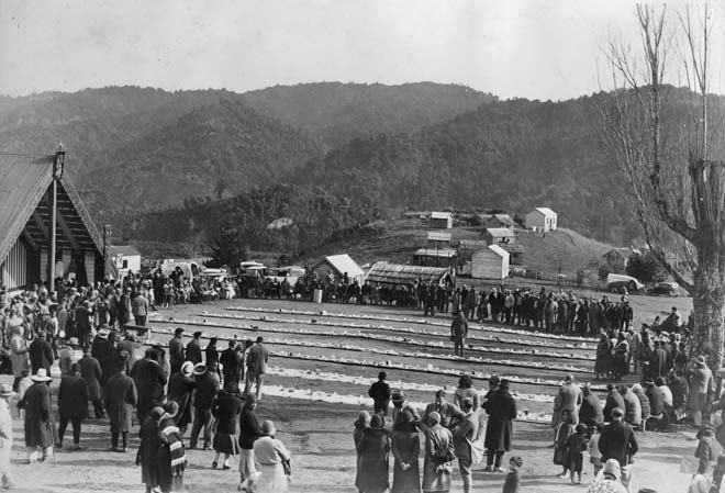 Hākari at the opening of a wharenui