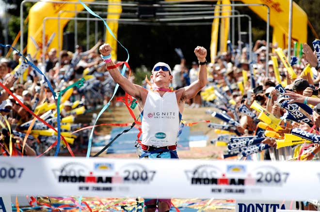 Cameron Brown winning Ironman New Zealand, 2007