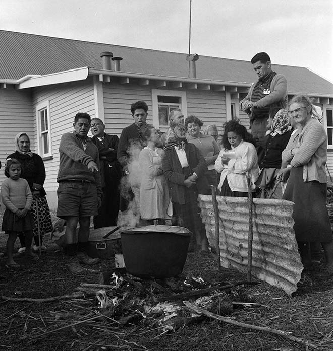 Koro Dewes, Tikitiki, 1965