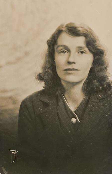Robin Hyde, early 1930s