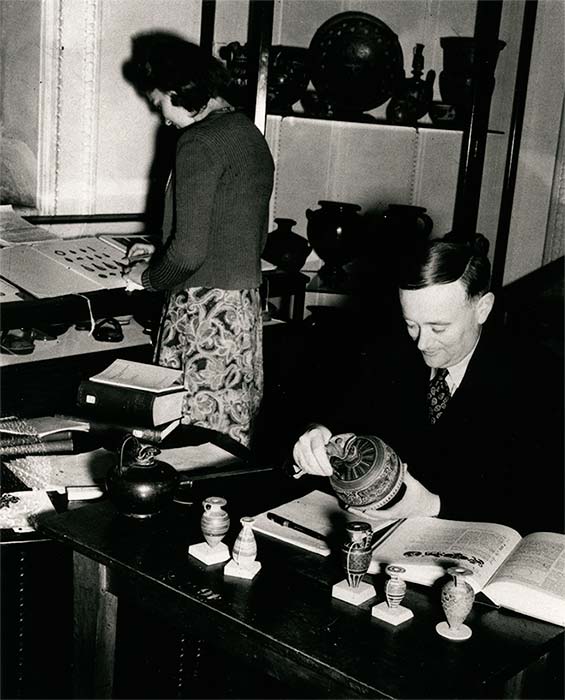 Dale Trendall, 1949