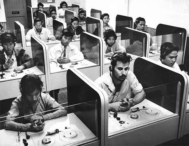 English Language Institute laboratory 