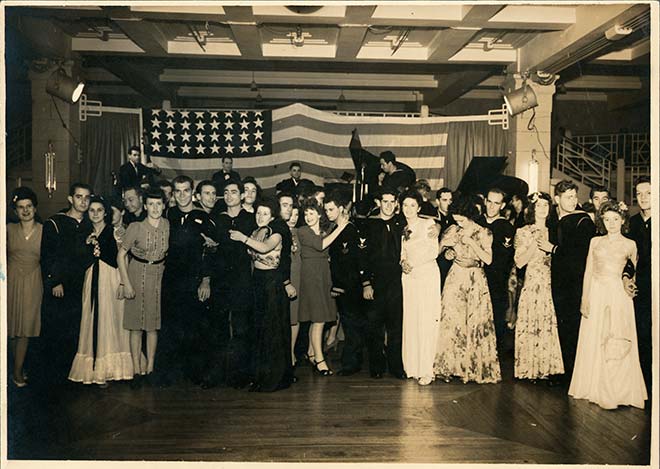 Dressing up during the war, 1942