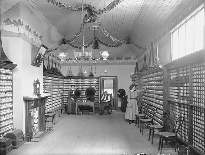 Phonograph parlour