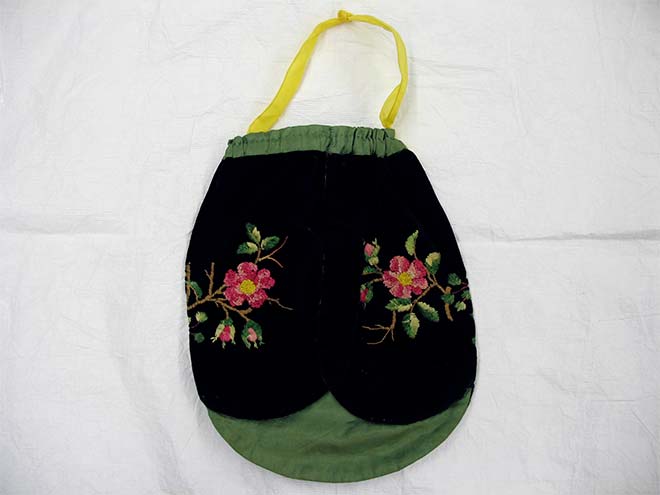 Depression-era embroidered bag