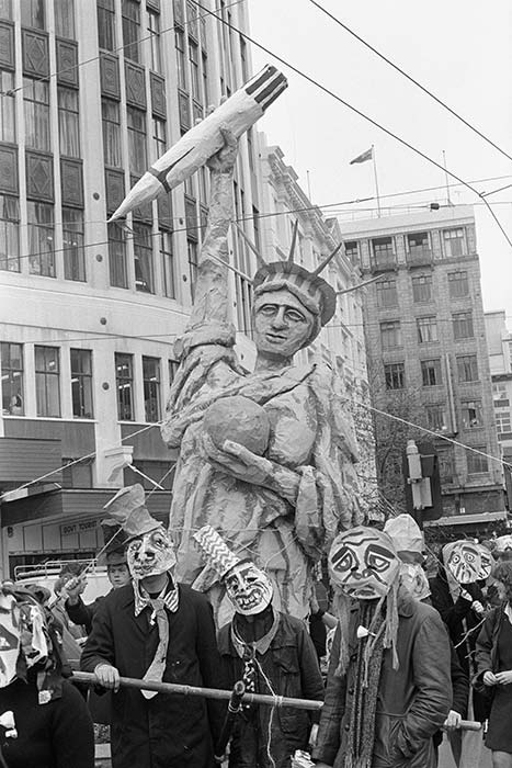 Protesting against an American ship visit