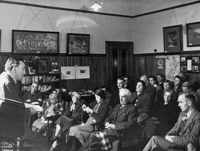 Lecture by Crawford Somerset, Feilding Community Centre, 1940s