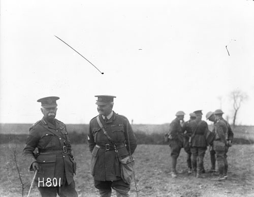 General William Garnett Braithwaite (left) and General Plumer in the field on 15 May 1917