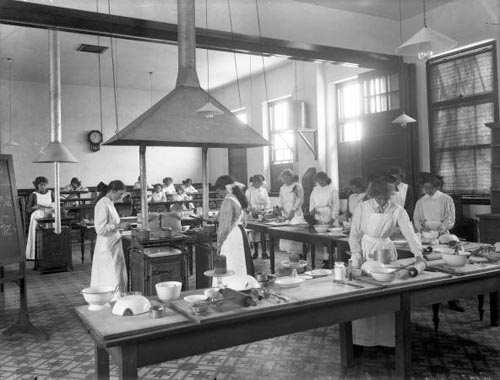 A cookery class in progress at Christchurch Technical College in the early years of the twentieth century