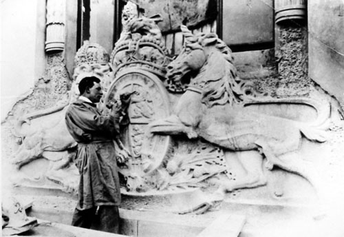 Carver Frederick George Gurnsey working on the Public Trust Building, Christchurch.
