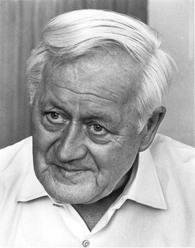 James Hēnare