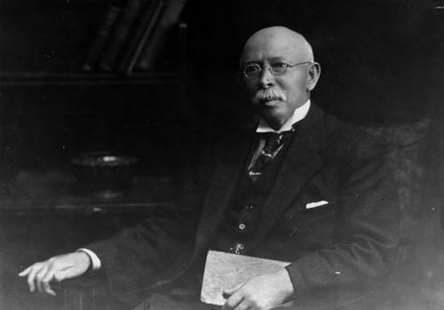 'Bald, bespectacled and unassuming' bibliophile Henry Shaw