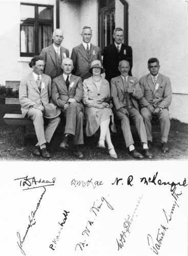A gathering of teachers and scholars at a New Zealand Teachers' Summer School, New Plymouth, 1930