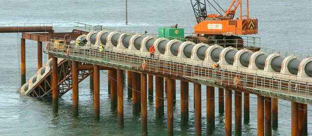 Laying sewer pipeline, St Kilda, Dunedin