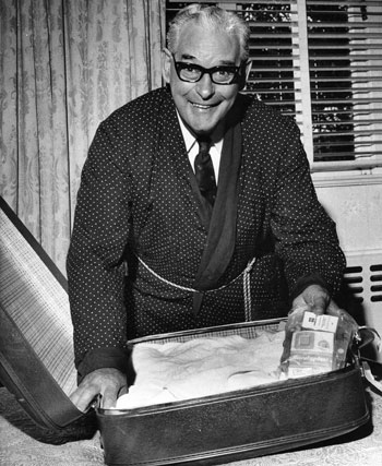 Keith Holyoake en route to Commonwealth prime ministers' conference, 1965