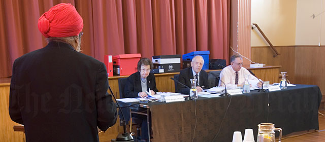 Making a submission to the royal commission on Auckland governance, 2008