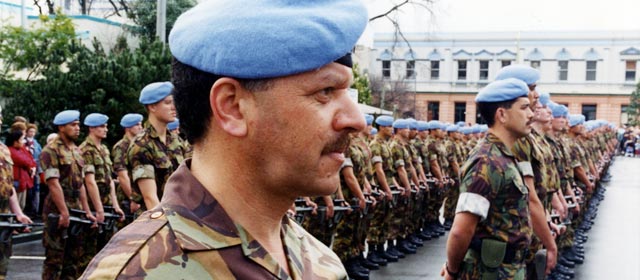 Farewelling New Zealand peacekeeping troops going to former Yugoslavia