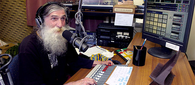 Stuey 'Wolfman' Mitchell at Dunedin's Toroa Radio, 2008