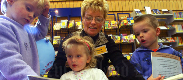 Children listen to an Afrikaans story, Auckland