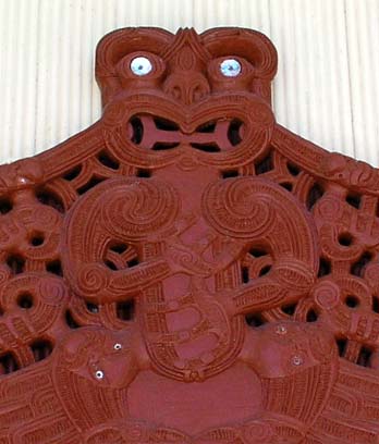 Carved lintel depicting Rongomaiwahine