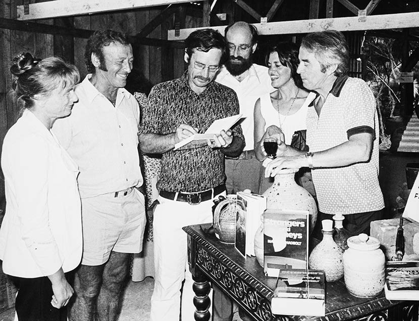Signing Strangers and journeys, 1975