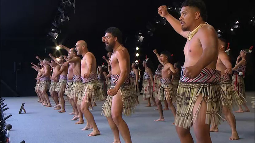Takapūtahi! Tēnā huakina!