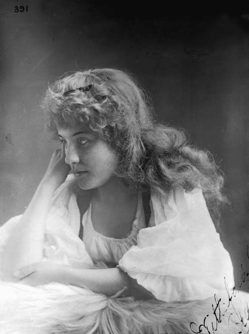 May Beatty, 1900