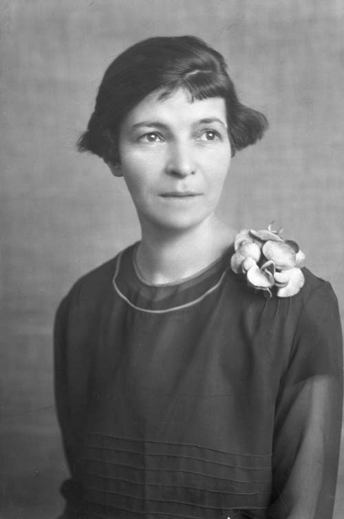 Nellie Coad, photographed while she was a teacher at Wellington Girls' College