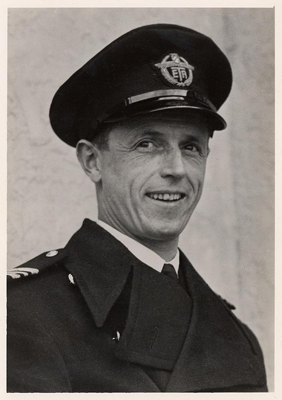 Oscar Garden, 1944