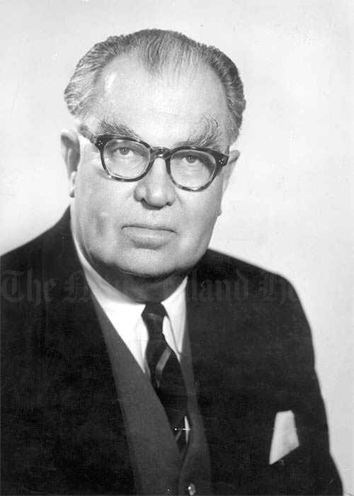 Leslie Knox Munro