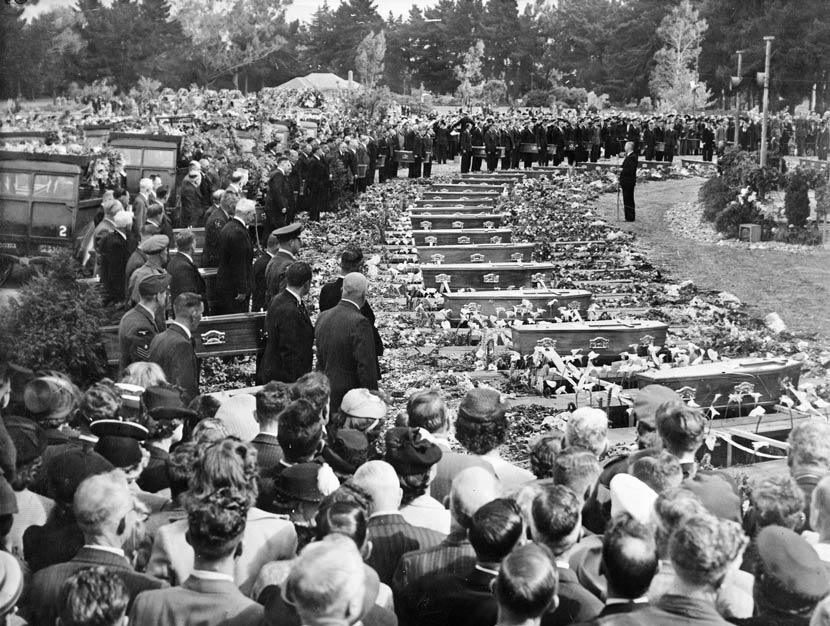 Funeral for Ballantynes fire victims