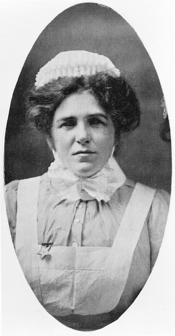 Lizzie Ida Grace Willis, photographed in 1910 while she was a nursing sister at Wellington Hospital