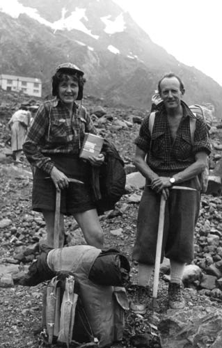 Mavis Davidson and Rod Hewitt 