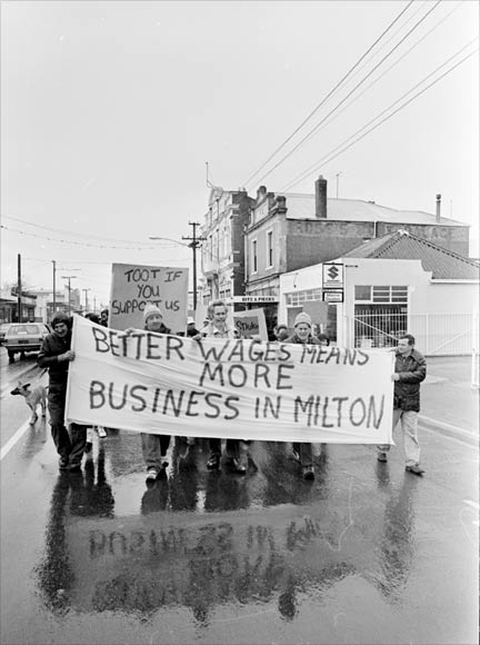 Strikers outside Alliance Textiles mill