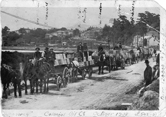 Transporting oil products, 1908