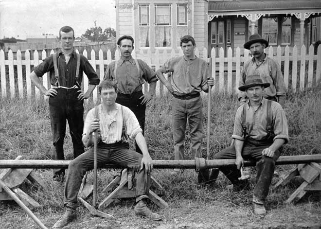 Laying coal-gas pipes