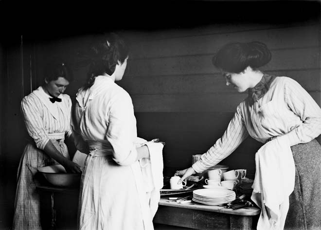 Daughters do the dishes