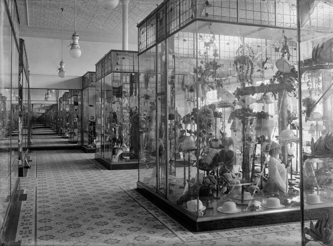 Window display, 1915