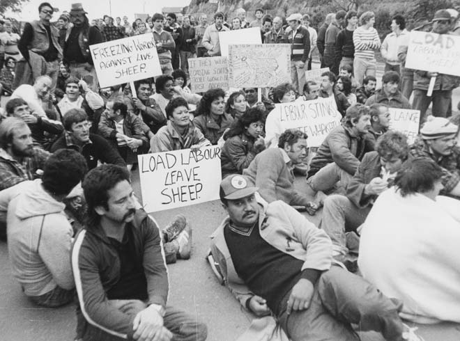 Picketing workers