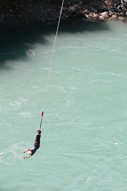 Bungy jump
