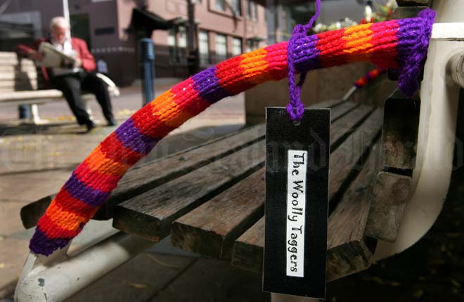 Woollen tagging, Tauranga, 2009