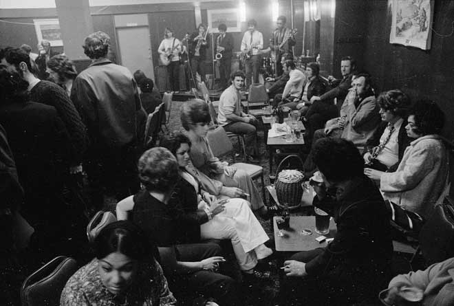Bar, 1971