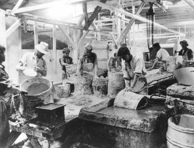 Making plaster board by hand, 1927