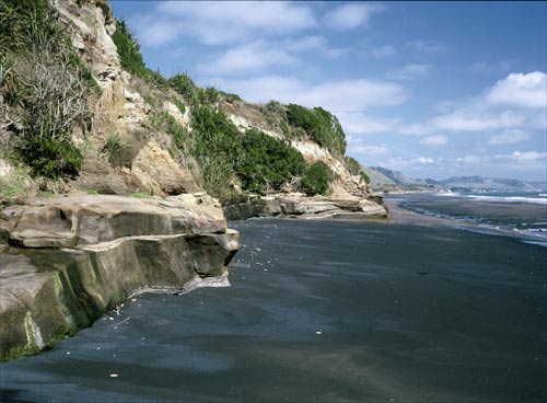 Mōkau beach